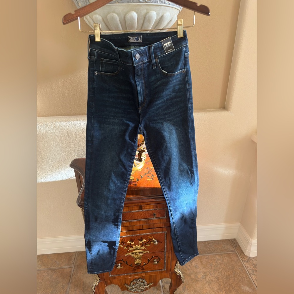 Abercrombie and fitch super skinny high rise ankle jeans size 25 NWT